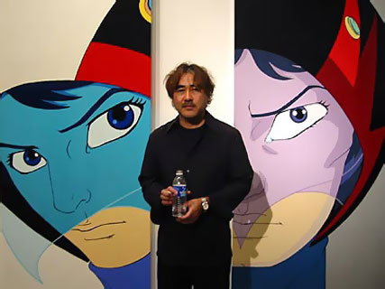 AMANO Yoshitaka devant 2 illustrations de la série Gatchaman